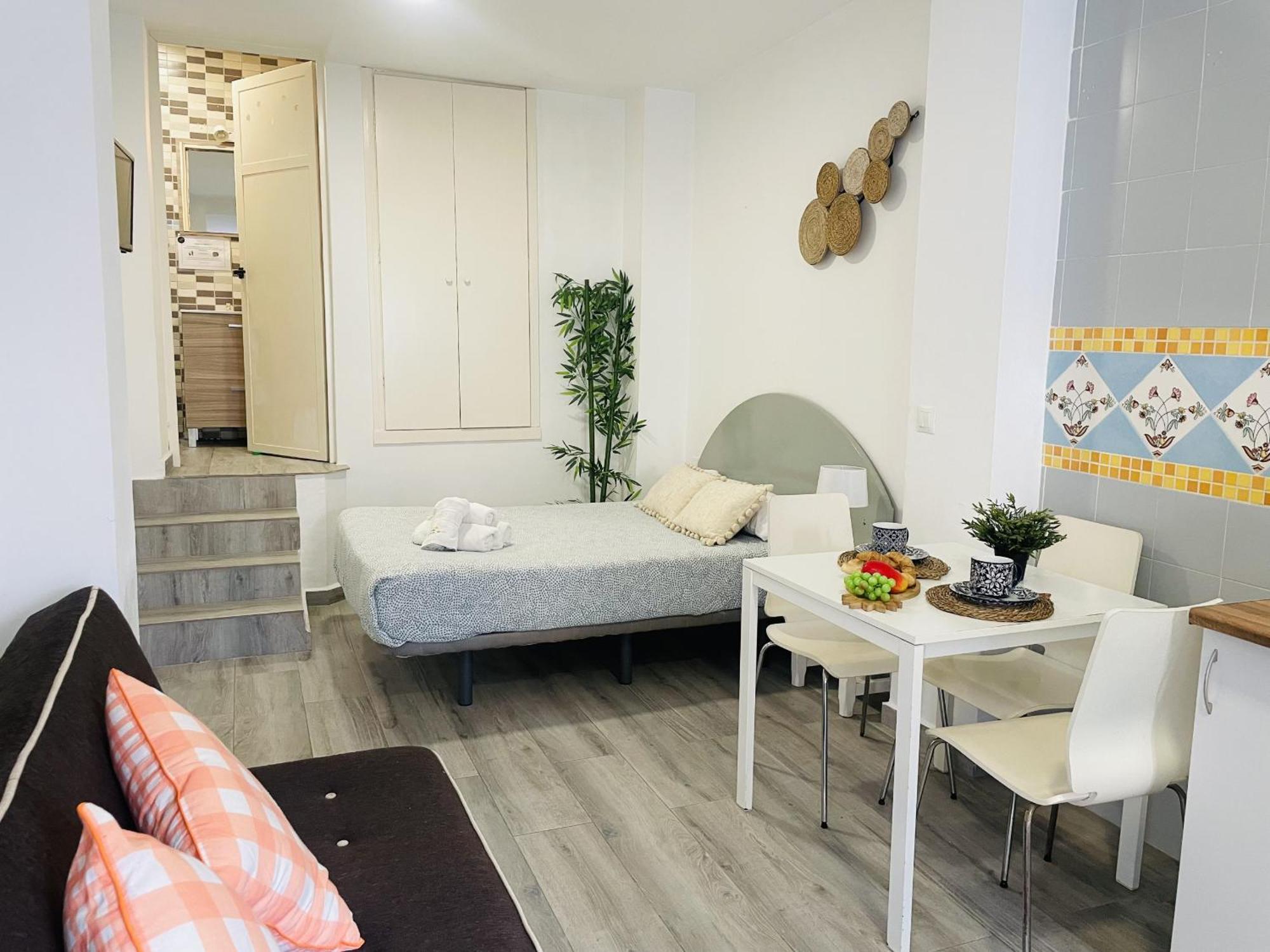 Estudio Jimena Carabeo En El Centro De Nerja Exterior foto
